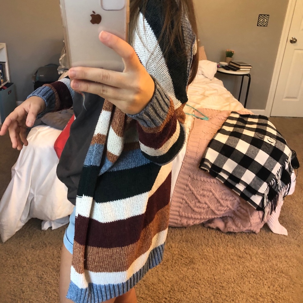 American Eagle sweater